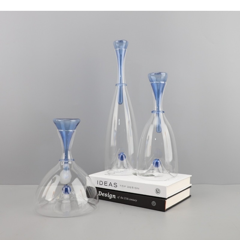 Art Craft Restaurant - Simple and Transparent Glass Decanter Restaurant